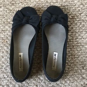 ✨American Eagle black flats✨